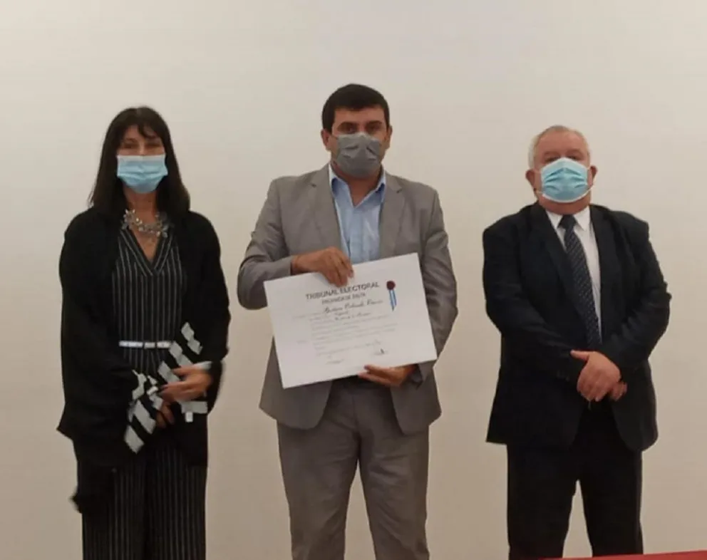 Gustavo Orozco recibió su diploma como diputado electo