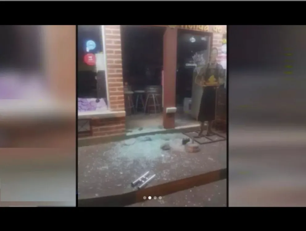 |FOTOS| Motochorros reventaron y desmantelaron una fiambrería en Salta