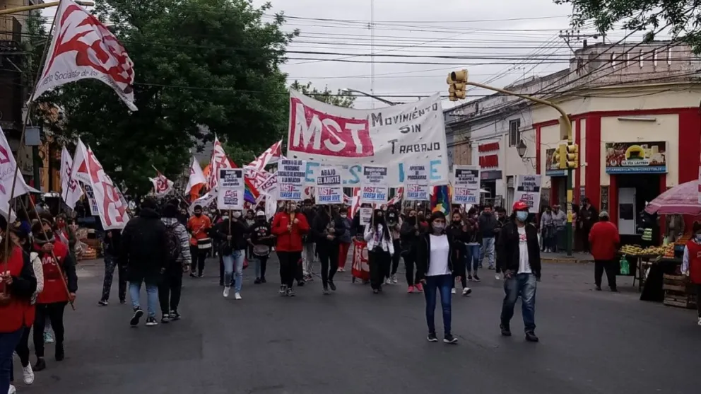 Marcha en el centro salteño. Fuente: (Twitter)