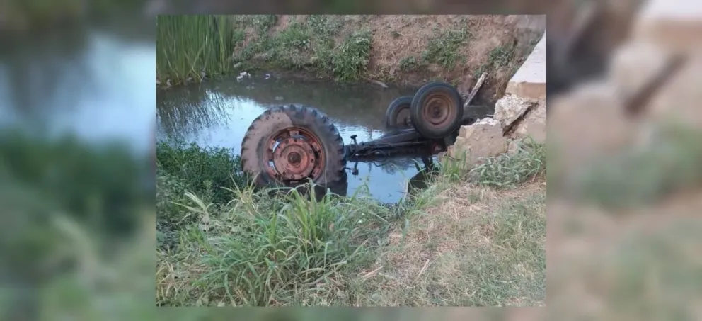 Changuito salteño conducía un tractor y terminó de la peor forma posible