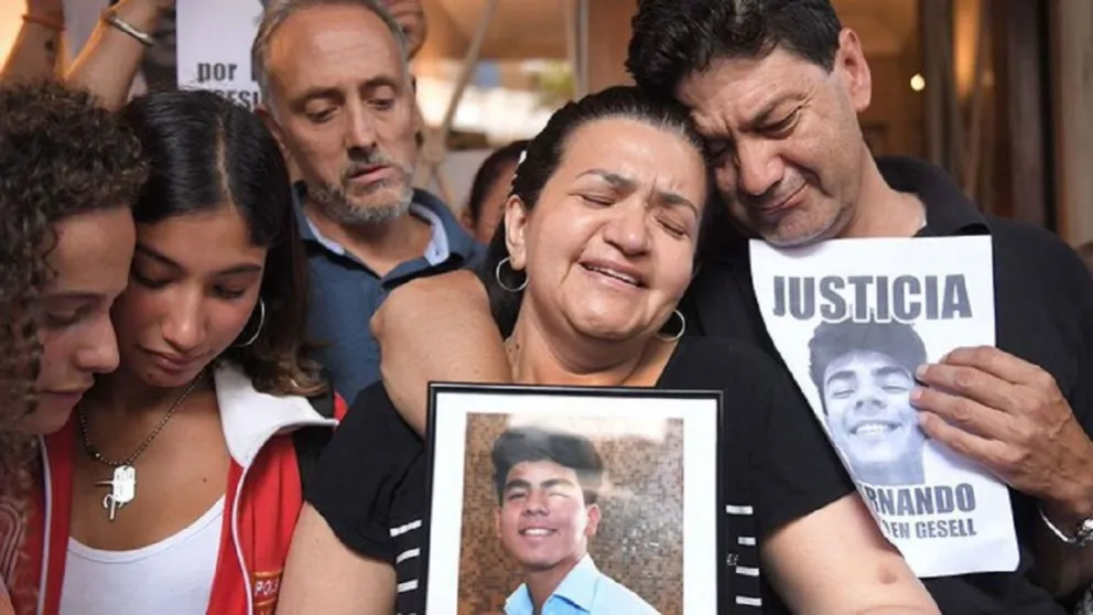 Desgarrador: los padres de Fernando Báez Sosa regresaron al lugar en que los rugbiers lo asesinaron
