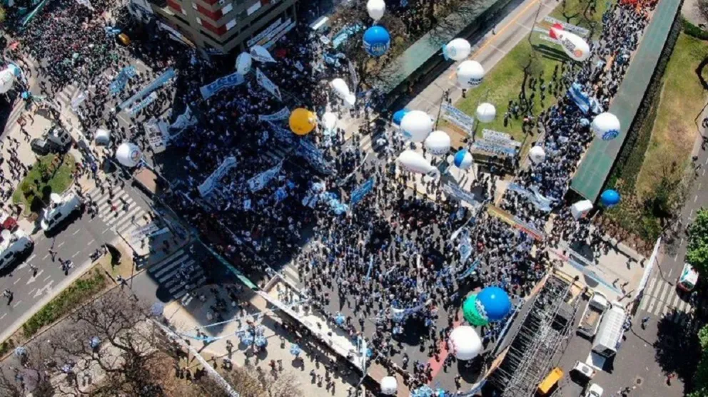 Día de la Lealtad Peronista II: la CGT arrancó la movilización con el "trabajo" como consigna 