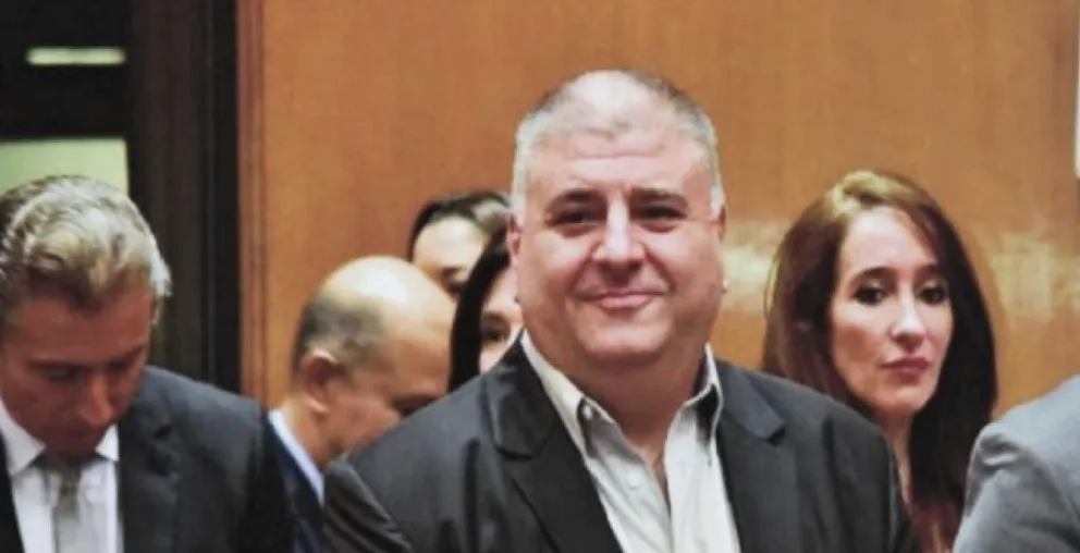 Adri&aacute;n Zigara