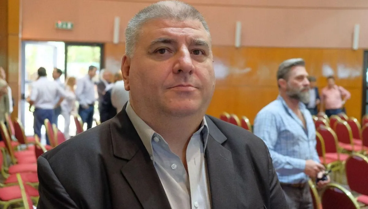 Adr&aacute;n Zigar&aacute;n
