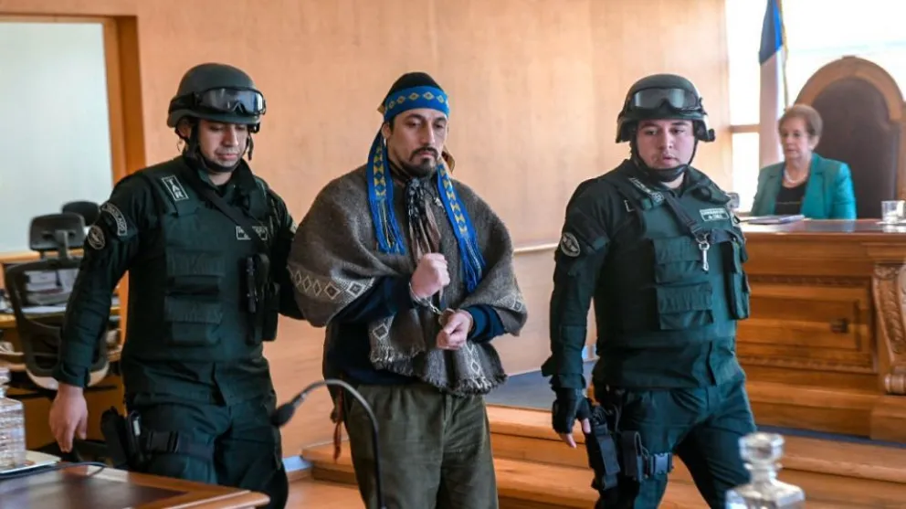 La defensa de Facundo Jones Huala fue desmentida por la Embajada Argentina