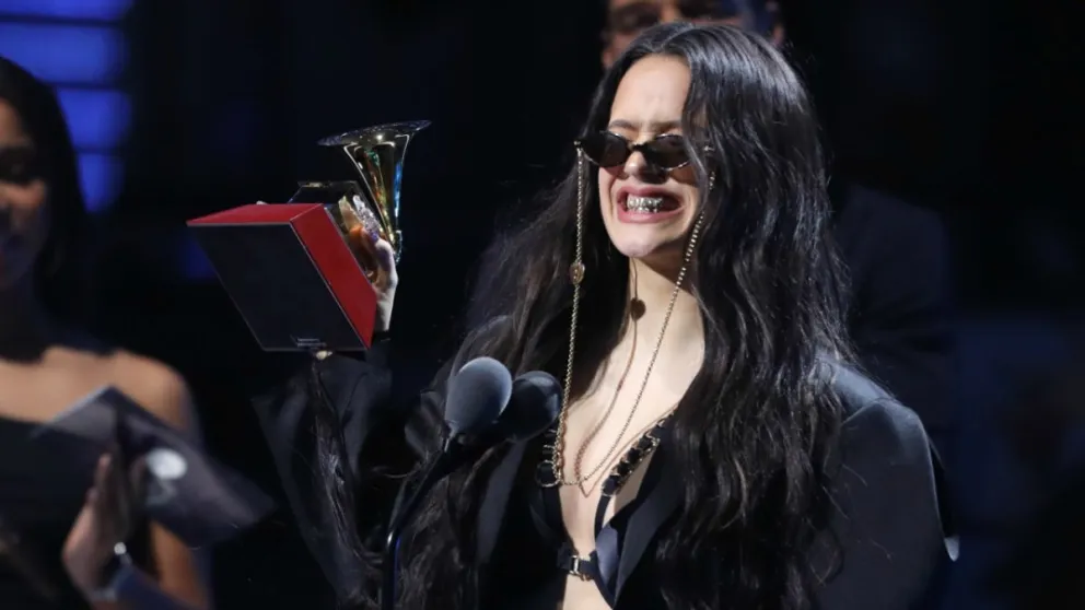Rosalía desata la locura a sus fans con su presencia en México