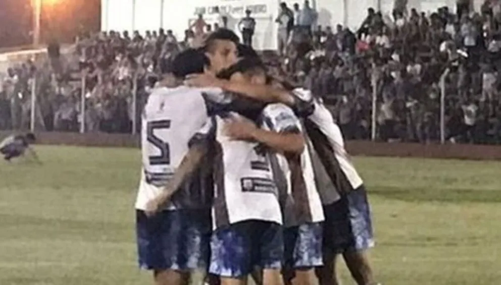  Juventud Antoniana: Brutal pelea en el encuentro de la Copa Salta