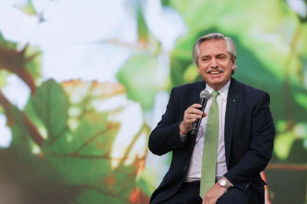 El gobierno nacional analiza frenar el aislamiento a los contactos estrechos para evitar un derrumbe económico