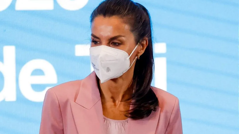 Los flashes le juegan una mala jugada a la reina Letizia y esto se le vio