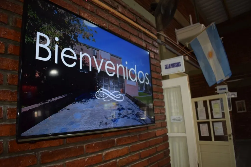 Salta: salieron a la luz los mensajes que un profesor acusado de acoso sexual les enviaba a sus alumnas