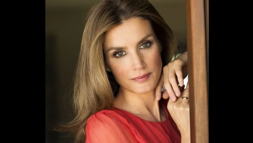 Fiel a su abrigo: la reina Letizia retoma su agenda oficial con este look ideal para enfrentar las bajas temperaturas