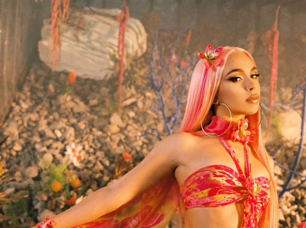 ¡Hilo transparentes de Bad Gyal cautiva a sus fans!