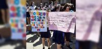 |FOTOS| "Mi pollera no es una invitación para que me mire": fuertes protestas contra profesores abusadores