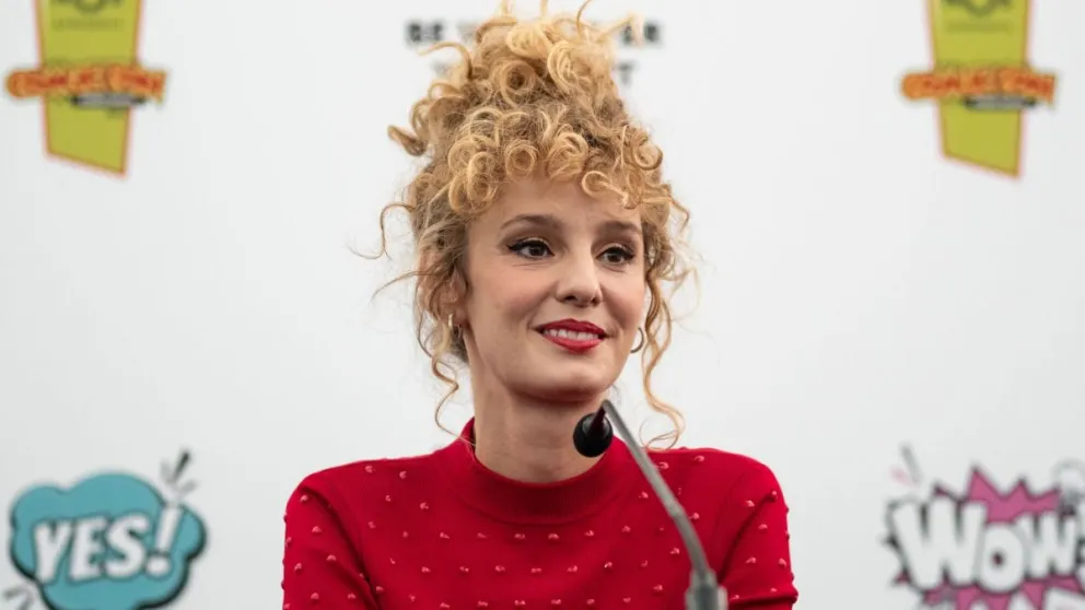 Esther Acebo derrochó toda su sensualidad tras posar con un ceñido vestido