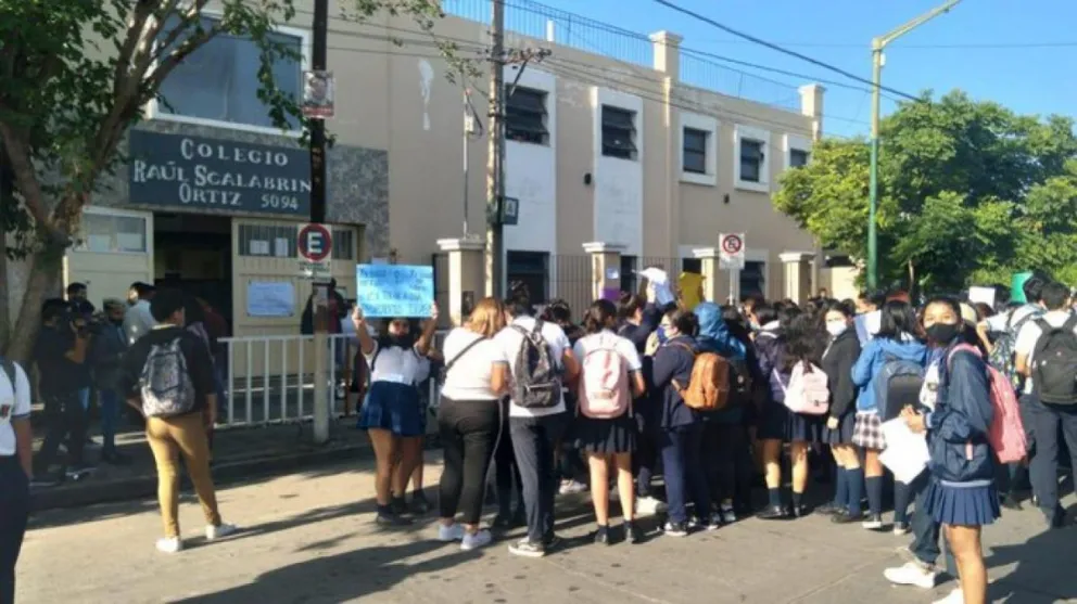 Protesta de estudiantes. Fuente: (Twitter)