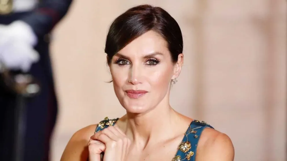 La reina Letizia deslumbra al copiarse el mismo peinado de la princesa Leonor