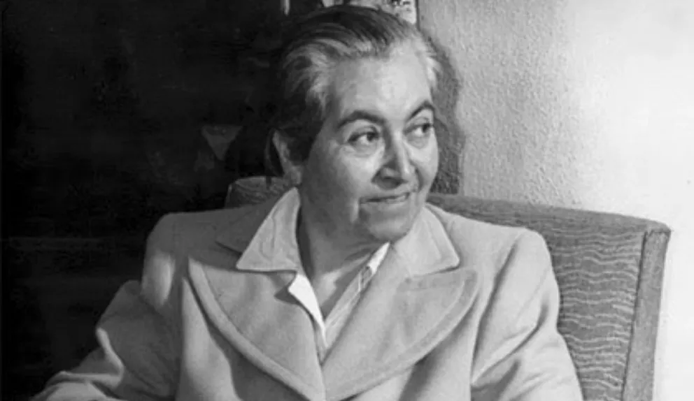 Gabriela Mistral. Fuente: (Twitter)