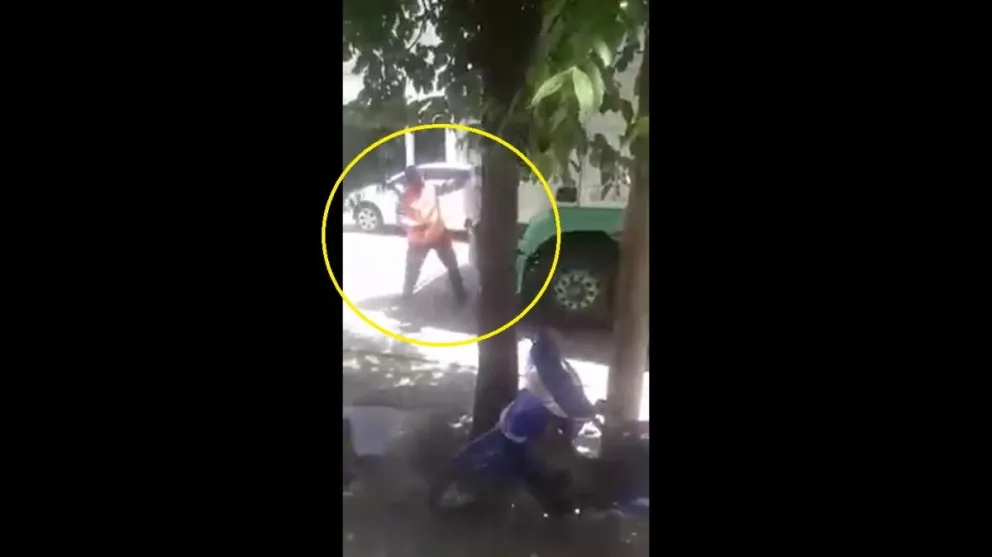 |TERRIBLE VIDEO| "Si querés chocarme, chocame": picante discusión entre agente de tránsito y camionero