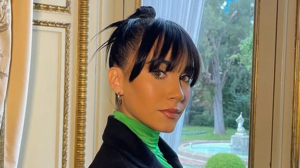 Aitana Ocaña derrocha sensualidad con ajustado vestido para los premios Ondas 