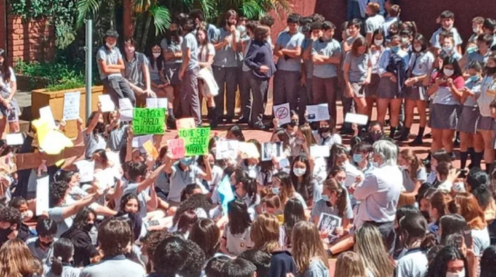 Fueron abusadas por sus compañeros de curso y en el colegio les dieron la espalda: viven un calvario