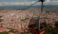 El teleférico del Cerro San Bernardo es uno de los puntos más elegidos por los turistas: “Es un espectáculo”