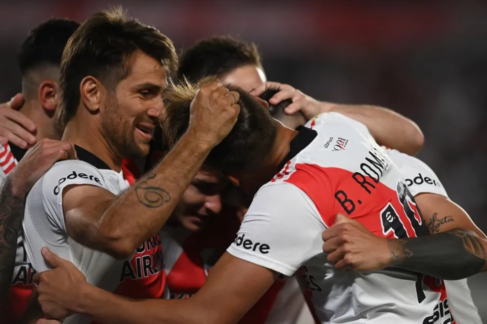 River va por su tercer título del año frente a un aguerrido Colón