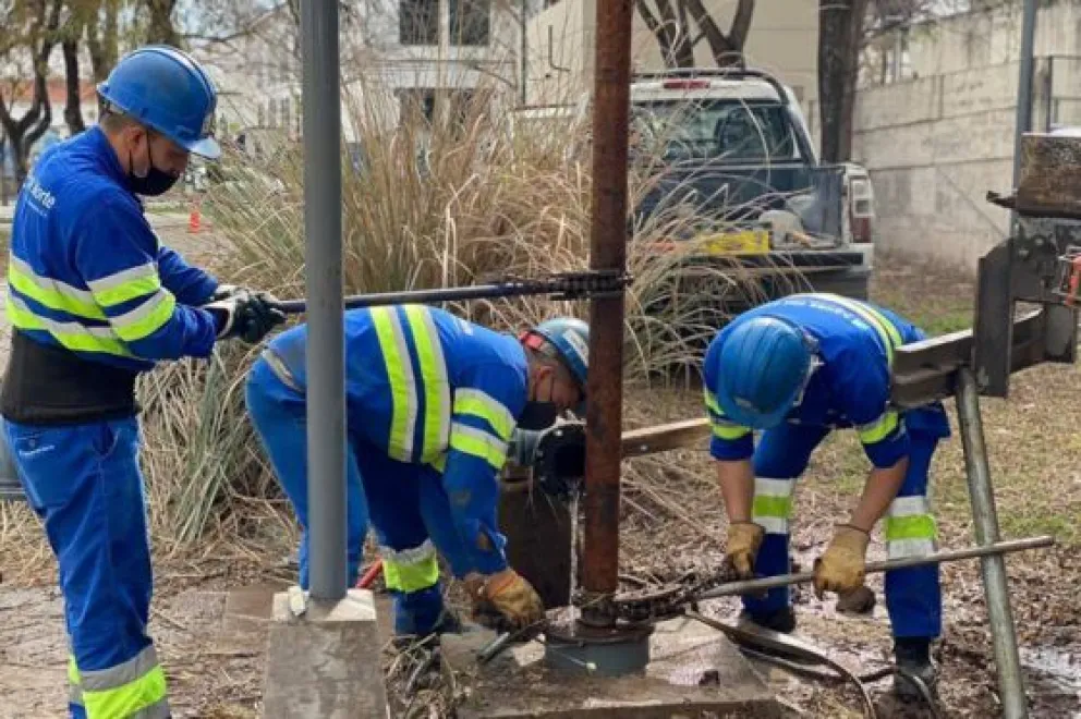 Por trabajos en cañerías, Aguas del Norte informó cortes programados para este jueves: qué barrios estarán afectados 