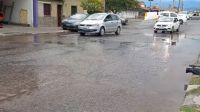 Las calles de un barrio salteño están inundadas de agua servida: "Tiene pañales, materia fecal, que viene de algún lado"