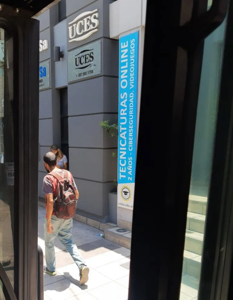  Una pasajera de la línea 5A relató la terrible situación de acoso que sufrió en el colectivo a manos de un hombre