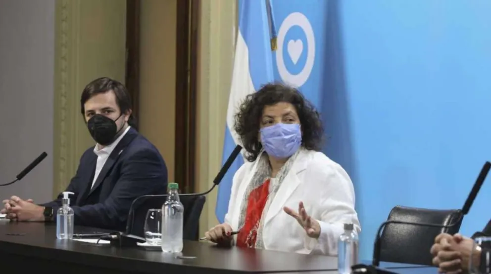 Carla Vizzoti señaló que se buscan desalentar los viajes a lugares con alta circulación de ómicron