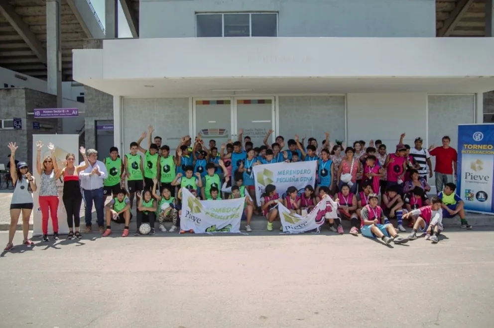Niños de comedores y merenderos protagonistas de un importante torneo en el Estadio Martearena