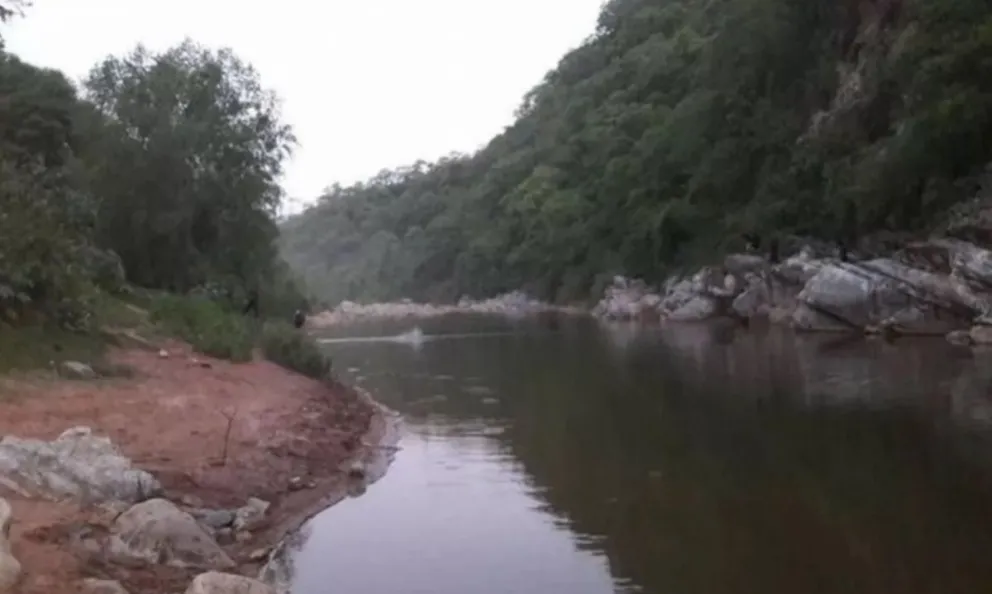 Conmoción por un nene que fue a jugar al río y casi se ahoga