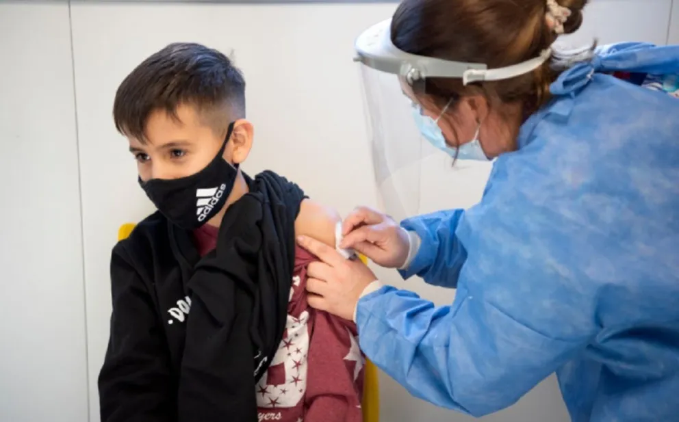 Son 40 los vacunatorios contra COVID-19 funcionarán el fin de semana en hospitales y centros de salud
