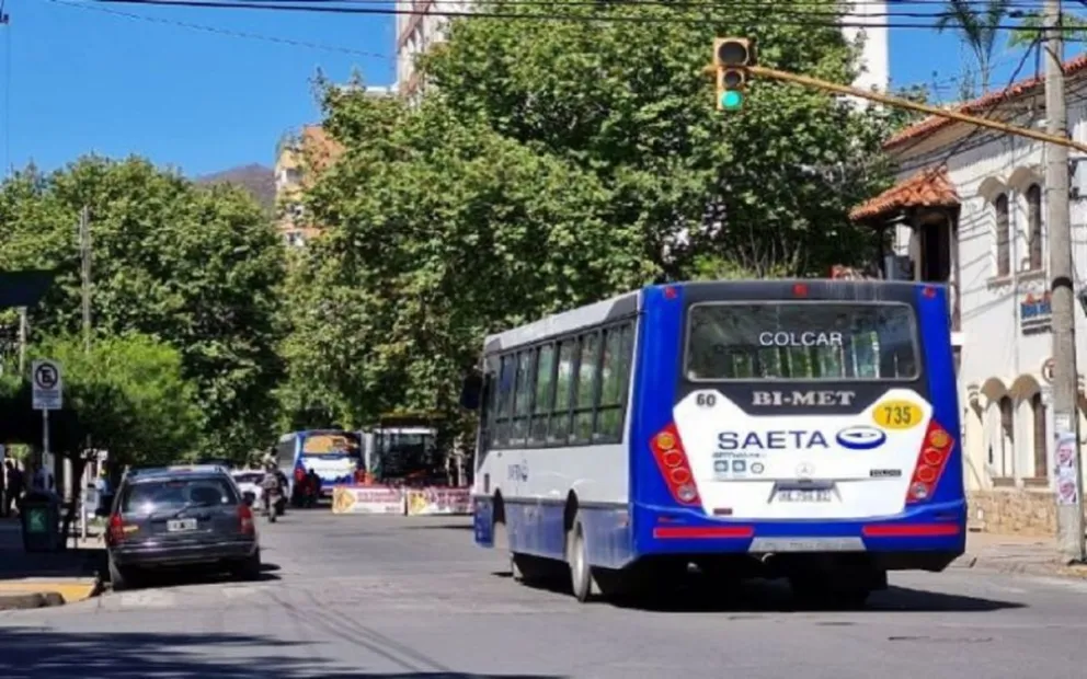 Salteño se negó a usar el barbijo en el colectivo, y el chofer tuvo que actuar de manera urgente