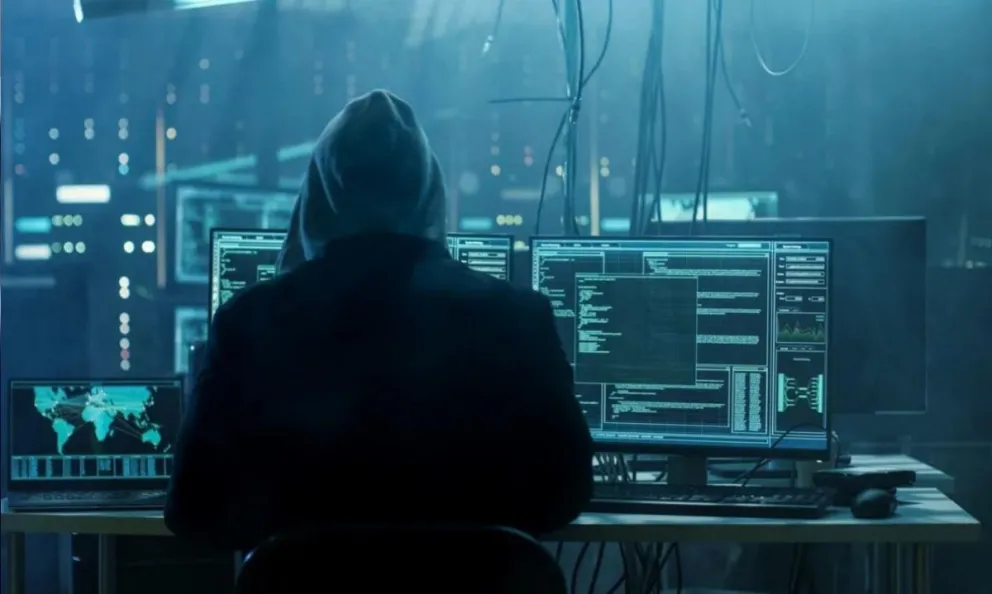 Hackers: a una mujer le robaron los datos del celular por un único motivo