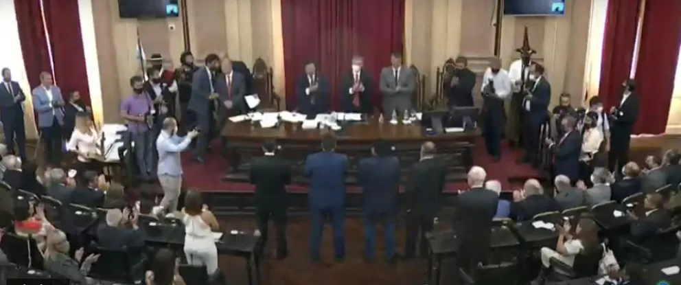Las autoridades juraron ante la Nueva Constitución Provincial