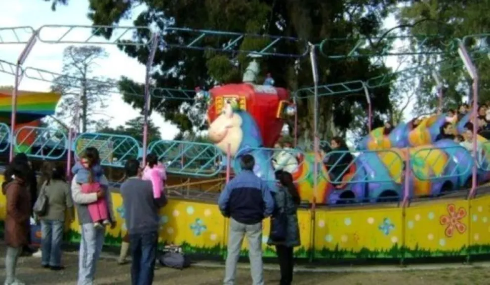 Lucila del Mar: Se descarriló un juego de un parque de diversiones y 5 personas terminaron hospitalizadas