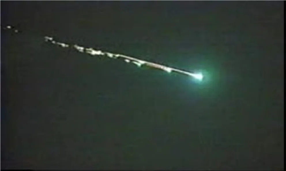 Mágico: una increíble estrella fugaz iluminó el cielo de una provincia del Norte