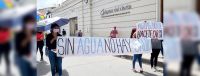 "Sin agua no hay salud": fuerte protesta de vecinos al frente de Aguas del Norte