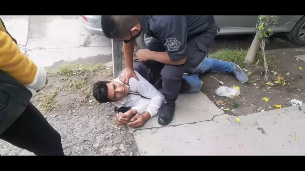 |TERRIBLE VIDEO| Rata salteña intentó robarle a una mujer y no salió como esperaba
