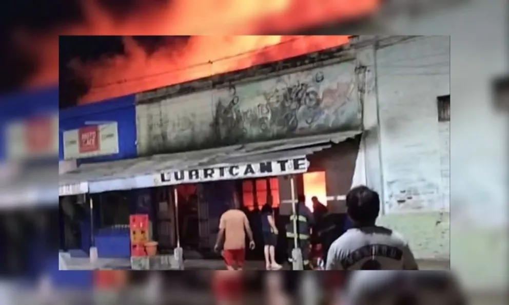 |VIDEO| Se incendió un taller mecánico de una ciudad del interior salteño