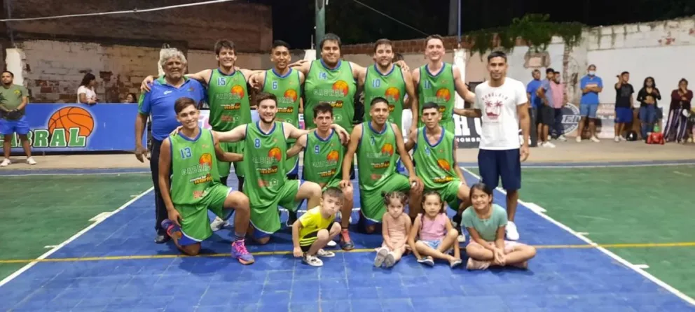 Escándalo en el básquet: querían obligar a jugar al Club Cabral con contagios y su rival festejó el título