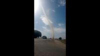 |VIDEO| ¡Agarrate Catalina! En medio de la ola de calor, un tornado tomó a todos por sorpresa