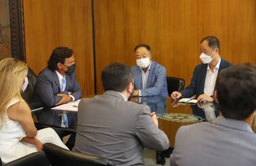 Gustavo Sáenz firmó un acuerdo para la construcción de una importante Planta Comercial que generará puestos de trabajo