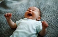 Escalofriante: un bebé salteño lloraba con desesperación en un hotel hasta que descubrieron por qué