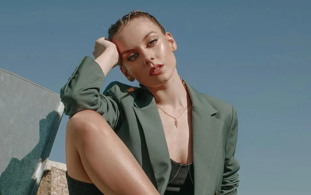 Ester Expósito presenta su nuevo proyecto con una transformación muy natural ¡mira cómo luce!
