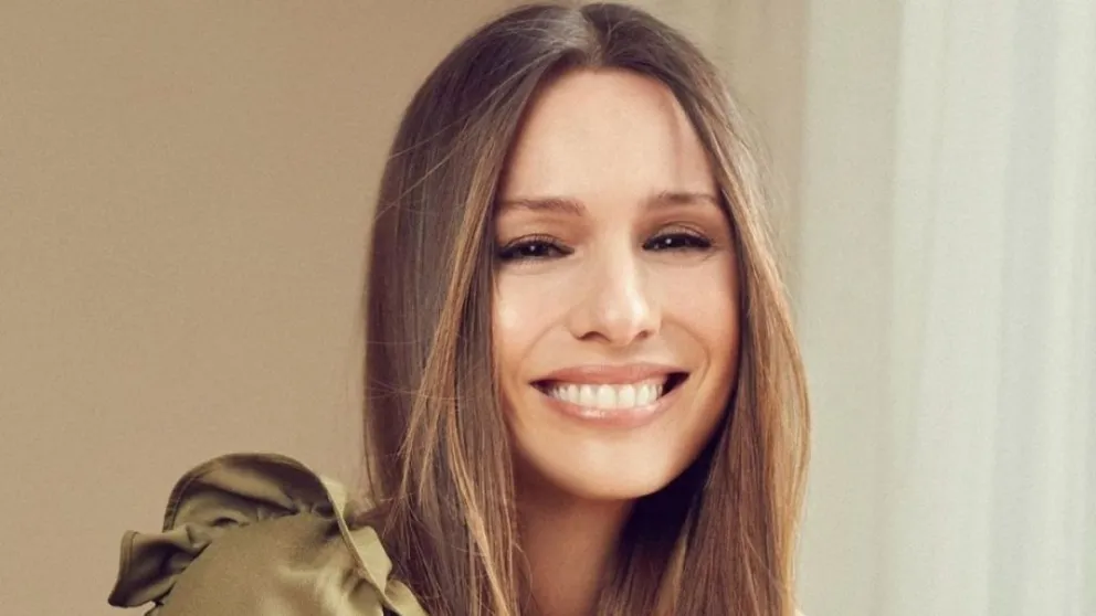 Pampita sacó a la luz una fotografía de su coronación como Reina Nacional de los Estudiantes