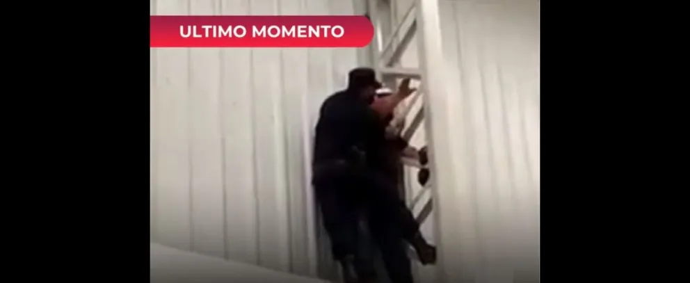 |TERRIBLE VIDEO| Un hombre amenazó con tirarse del techo del CCM hacia el vacío