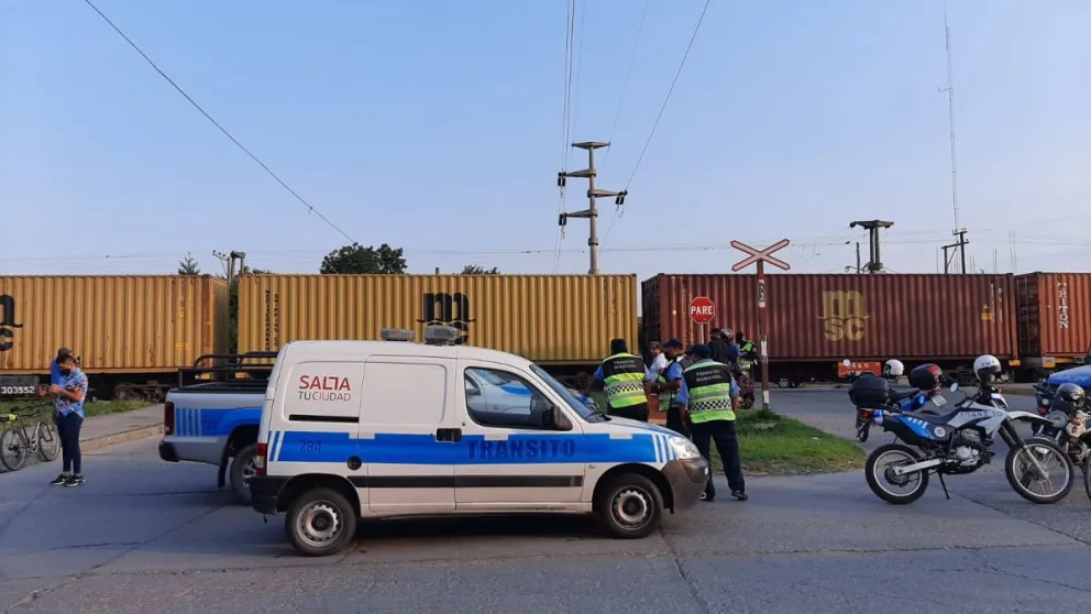 Buscan desesperadamente al conductor que atropelló y mató a una salteña