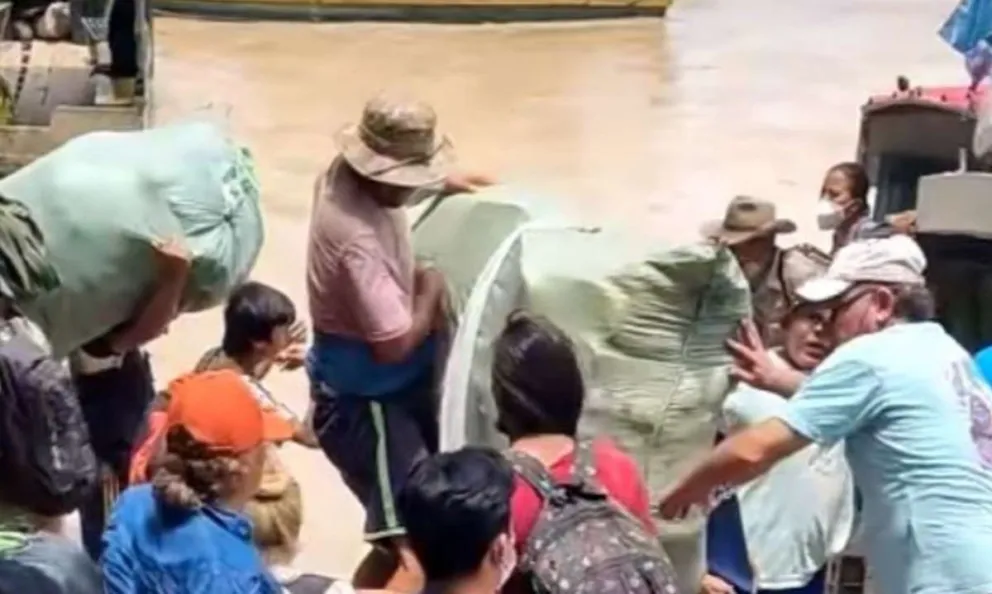 “Una aventura”: así promociona un argentino el polémico cruce para pasar la frontera en bote por el Río Bermejo